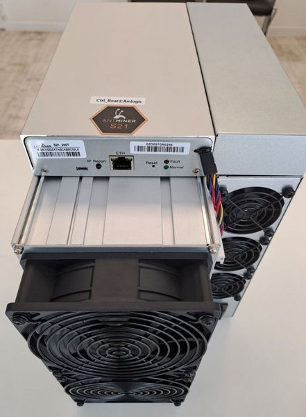 Asic-майнер Bitmain Antminer S21 200 Th/s 3500 Вт с БП (S21 200Th) H00000401331 фото
